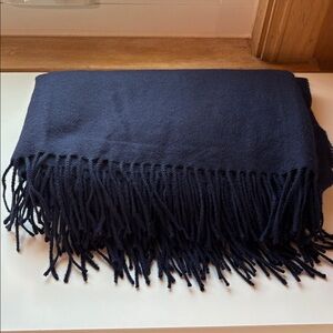 NWOT 100% Baby Alpaca navy blue shawl blanket 52 x 65 before fringe